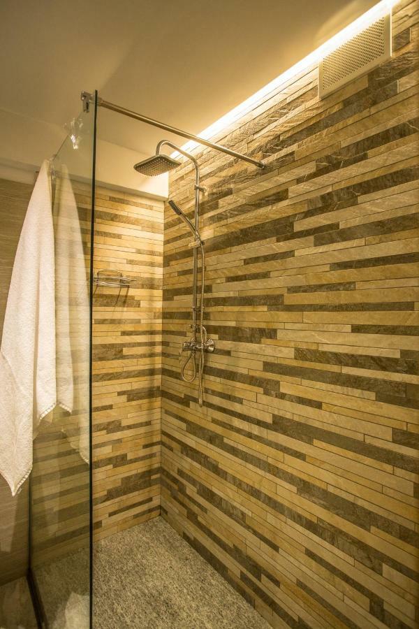 Alpine Rooms Guesthouse ブレウイル・チェルヴィナイア エクステリア 写真