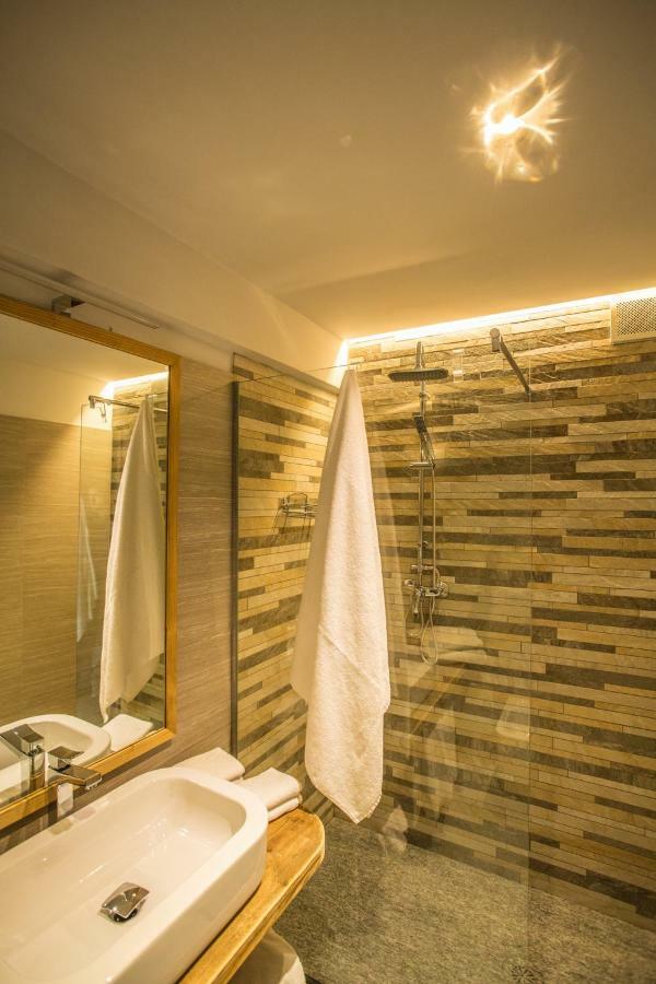 Alpine Rooms Guesthouse ブレウイル・チェルヴィナイア エクステリア 写真